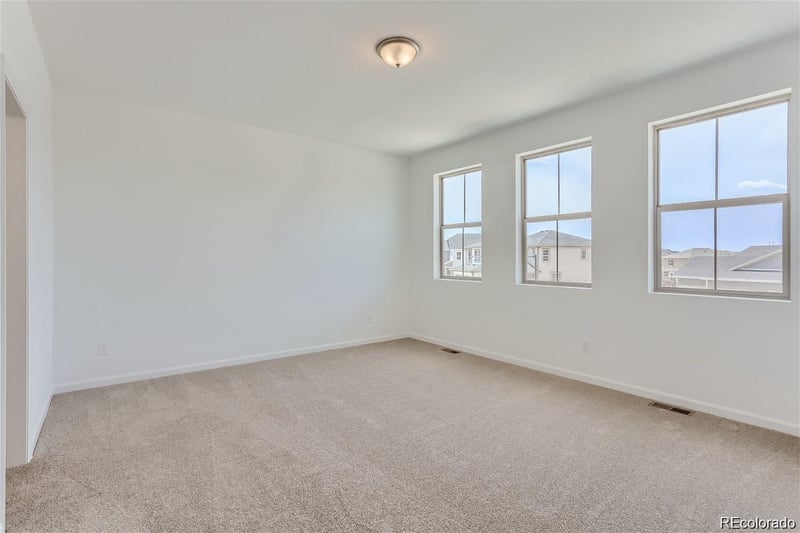 170 Vandriver Way, Aurora, CO 80018
