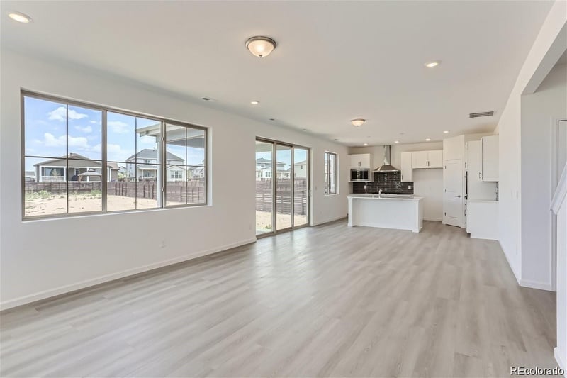 170 Vandriver Way, Aurora, CO 80018