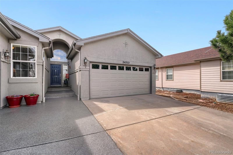 24272 Louisiana Pl, Aurora, CO 80018