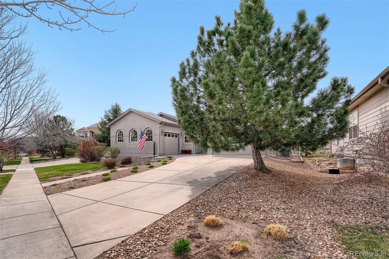 24272 Louisiana Pl, Aurora, CO 80018