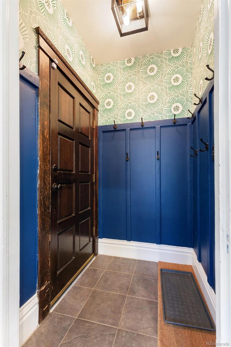 220 Emerson St, Denver, CO 80209