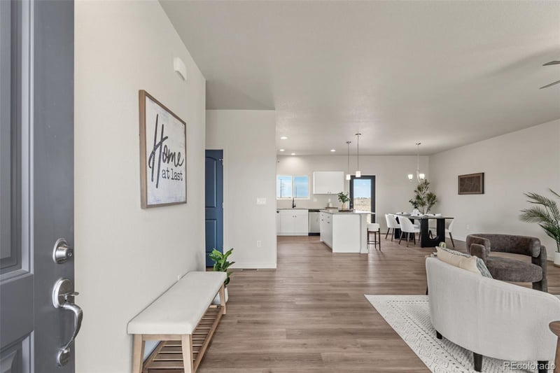 995 Kirkwood Dr, Pueblo, CO 81007