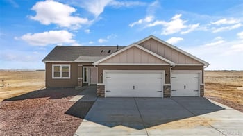 995 Kirkwood Dr, Pueblo, CO 81007