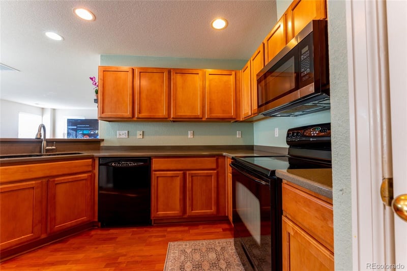 17285 Wyoming Pl, Aurora, CO 80017