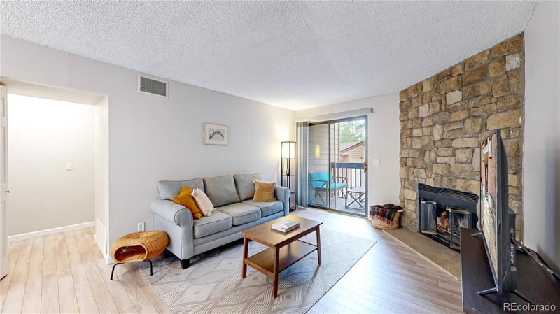 220 Wright St #203, Lakewood, CO 80228