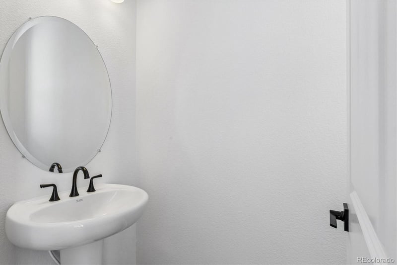 9156 Hayden Peak St, Englewood, CO 80112