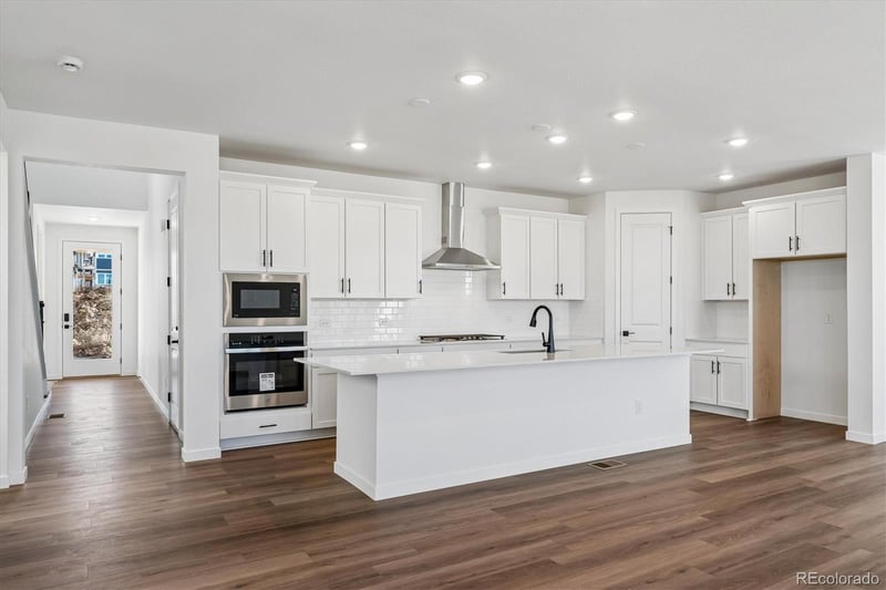 9156 Hayden Peak St, Englewood, CO 80112