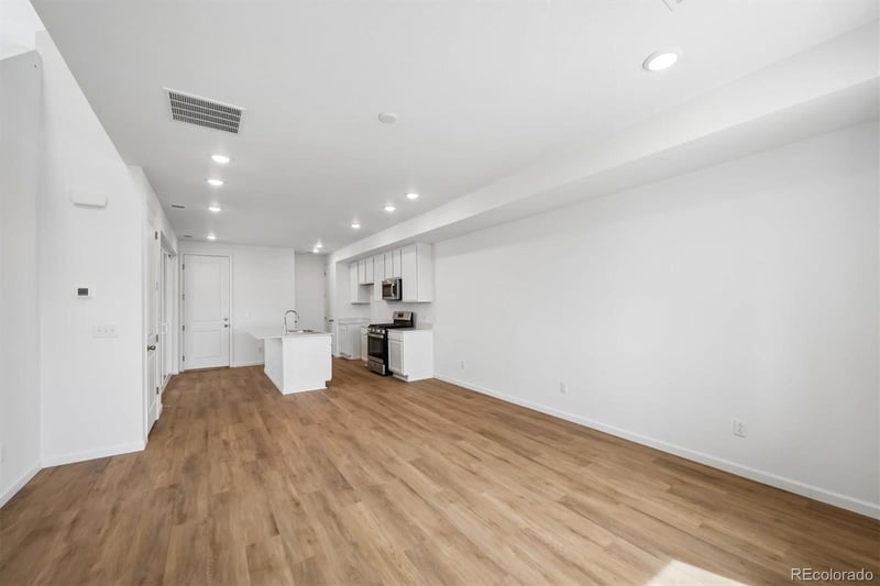 24131 30th Pl, Aurora, CO 80019