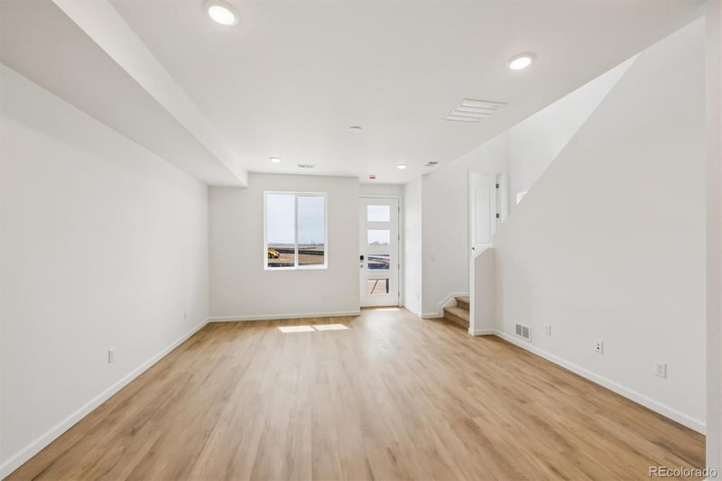 24131 30th Pl, Aurora, CO 80019