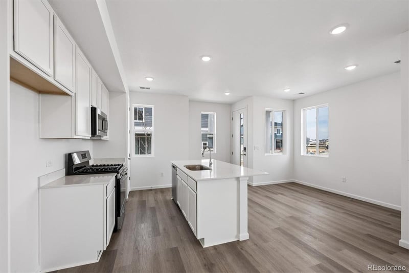 24161 30th Pl, Aurora, CO 80019