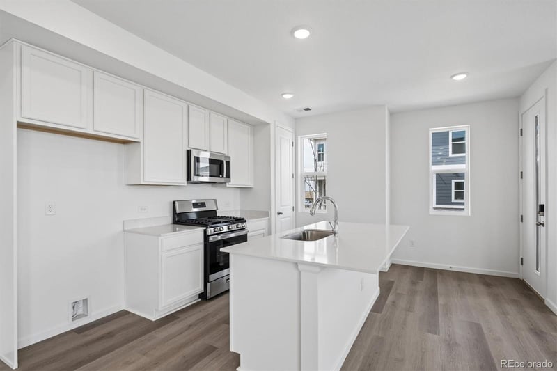 24161 30th Pl, Aurora, CO 80019