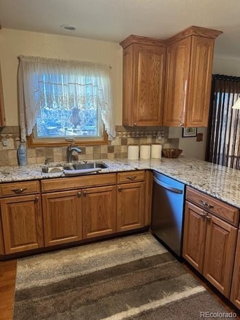 5849 Danube Cir, Aurora, CO 80015