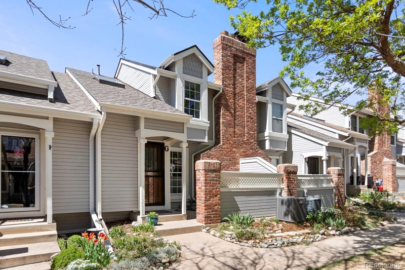 2890 Long Cir #G, Littleton, CO 80120