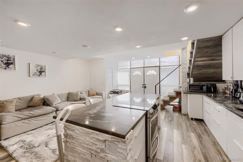 364 Ironton St #427, Aurora, CO 80012