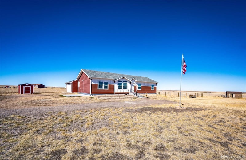 61025 E 38th Ave, Strasburg, CO 80136