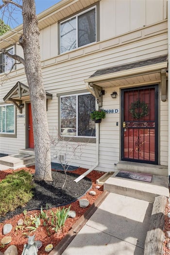17698 Loyola Dr #D, Aurora, CO 80013