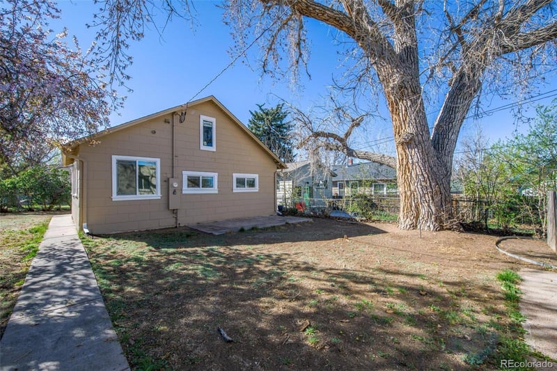 3262 S Logan St, Englewood, CO 80113