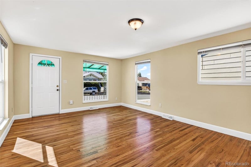 3262 S Logan St, Englewood, CO 80113