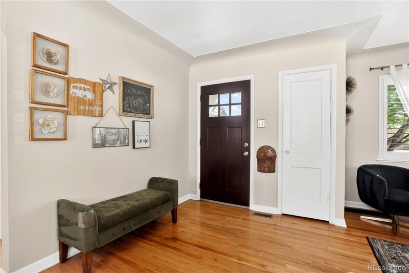 2555 Poplar St, Denver, CO 80207