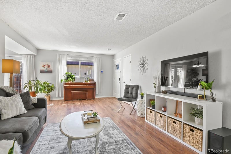 9974 Appletree Pl, Thornton, CO 80260