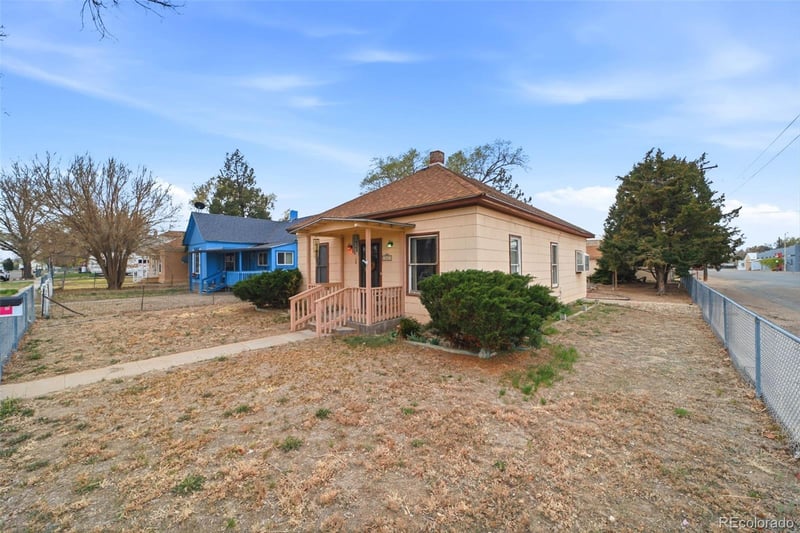 302 6th St, Fowler, CO 81039