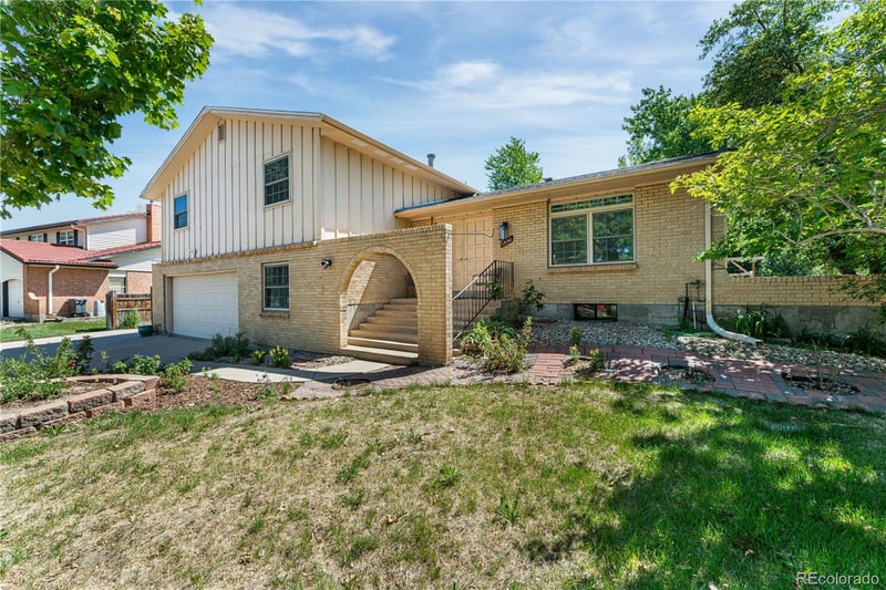 1550 Oakland St, Aurora, CO 80012