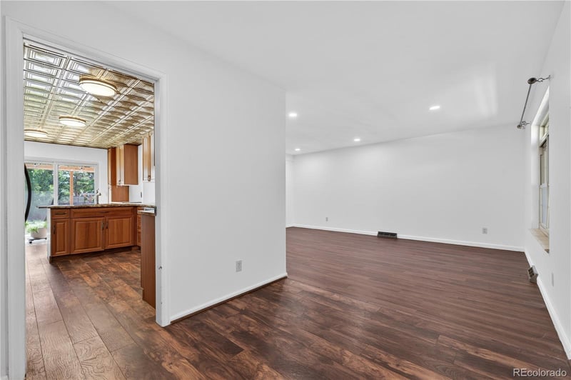 1550 S Oakland St, Aurora, CO 80012