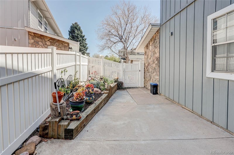 2738 Xanadu Way, Aurora, CO 80014