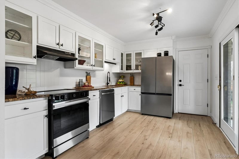 2291 Briarwood Ave, Littleton, CO 80120