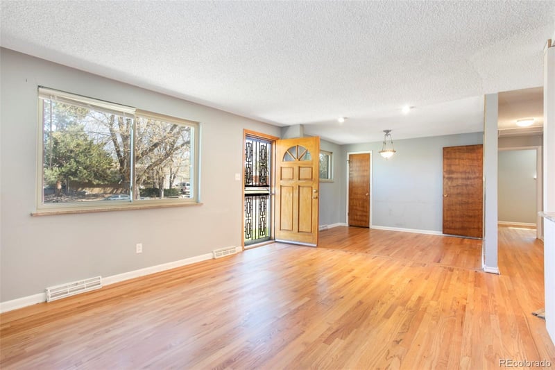 12434 Alaska Ave, Aurora, CO 80012