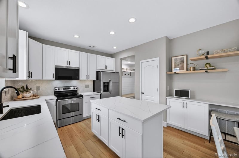 196 N Millbrook St, Aurora, CO 80018