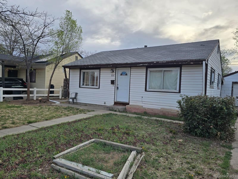 815 Lansing St, Aurora, CO 80010