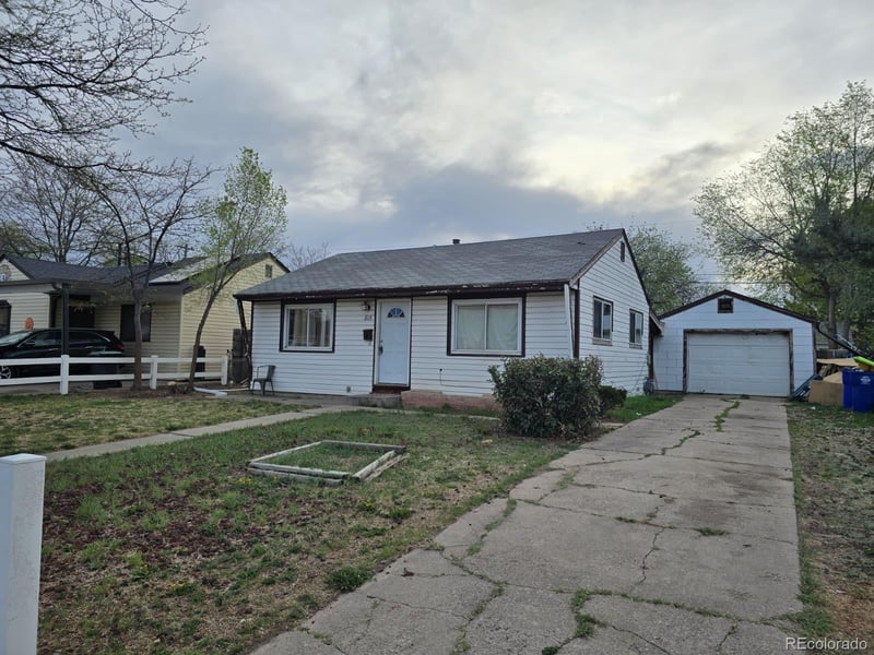 815 Lansing St, Aurora, CO 80010
