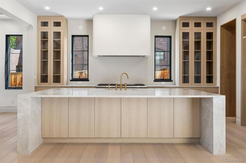 832 Milwaukee St, Denver, CO 80209