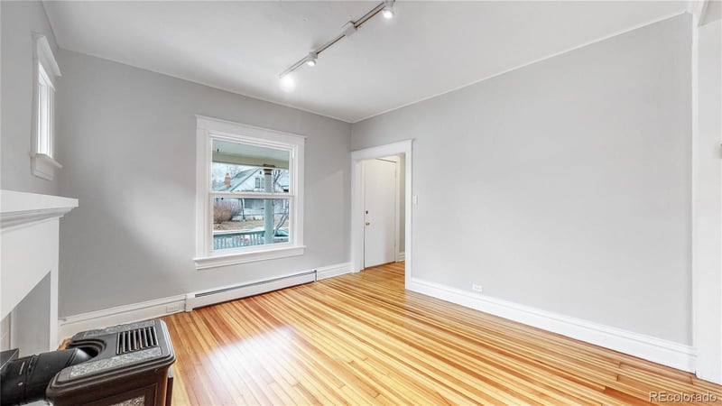 218 Emerson St, Denver, CO 80209