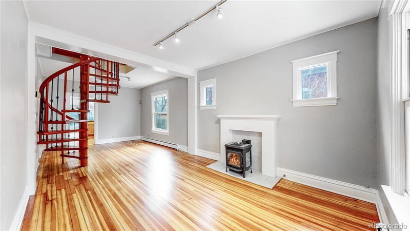 218 Emerson St, Denver, CO 80209