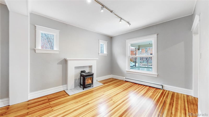 218 Emerson St, Denver, CO 80209