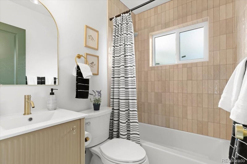 3387 Kearney St, Denver, CO 80207