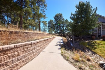 6918 Elk Ct, Aurora, CO 80016