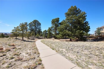 6918 Elk Ct, Aurora, CO 80016