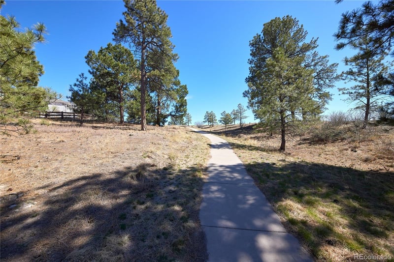 6918 Elk Ct, Aurora, CO 80016