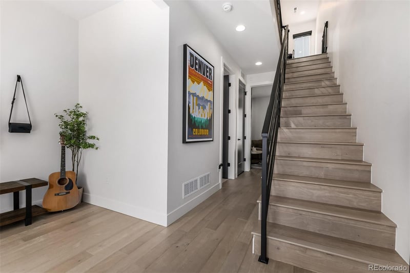 2588 Broadway , Denver, CO 80210