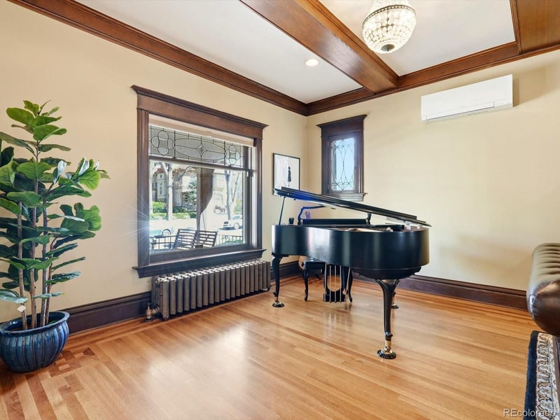 1121 Humboldt St, Denver, CO 80218