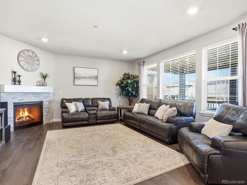 8275 Arapahoe Peak St, Littleton, CO 80125