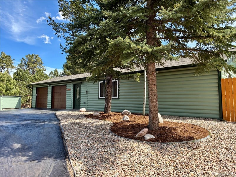 15632 Ray Dr, Larkspur, CO 80118