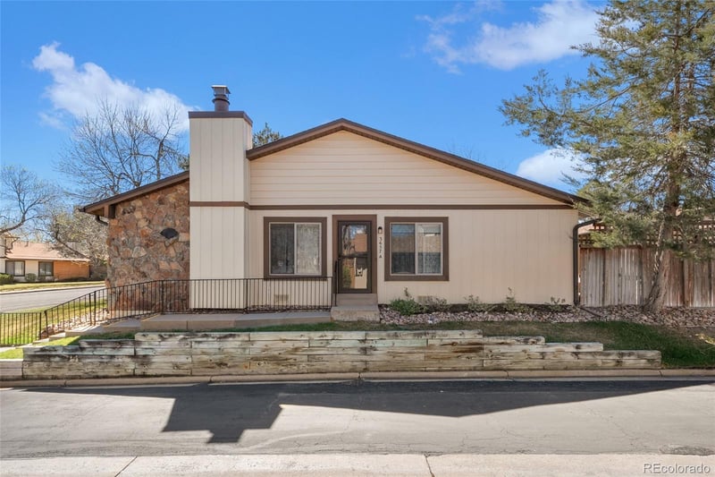 3657 Laredo St #A, Aurora, CO 80013