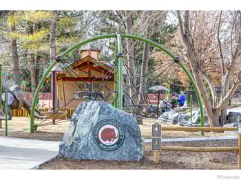 7464 Whirlaway Ln, Niwot, CO 80503