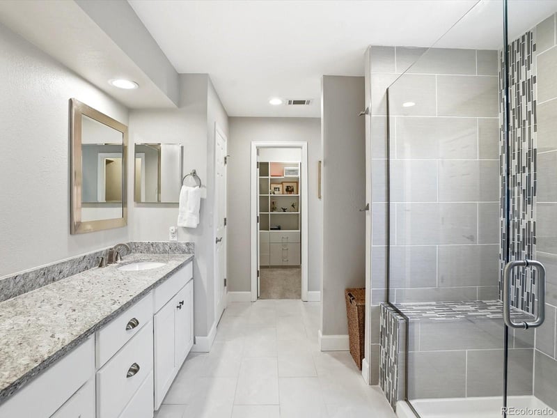 4675 Yosemite St #215, Denver, CO 80237