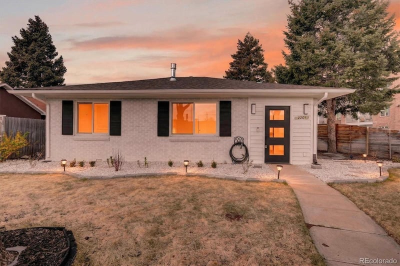 2201 Dexter St, Denver, CO 80222