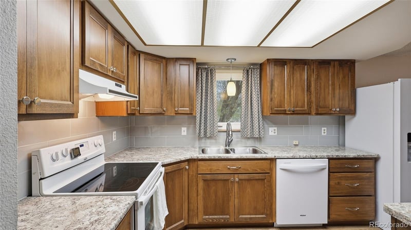 817 Meng Dr, Fort Morgan, CO 80701